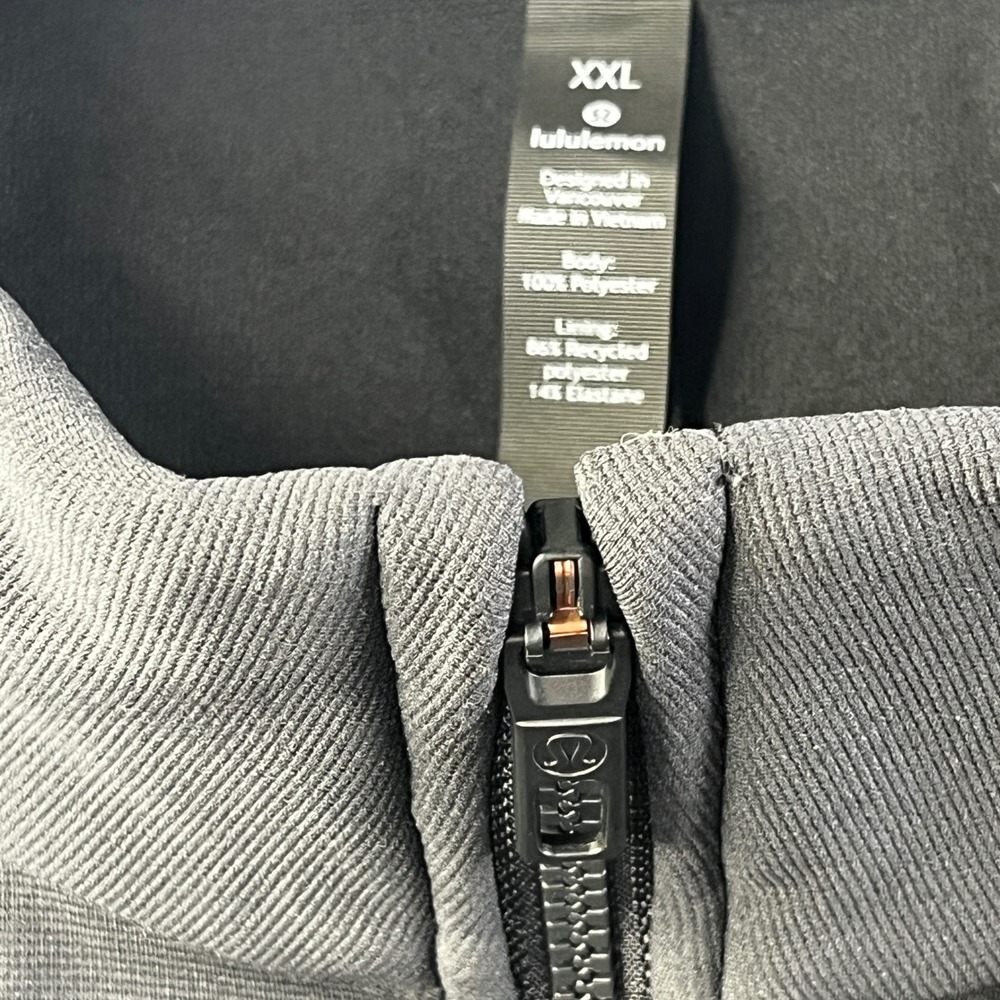 Lululemon x Peloton Sojourn Jacket Mens XXL Black Full Zip Track Mock Neck Logo - Picture 6 of 8